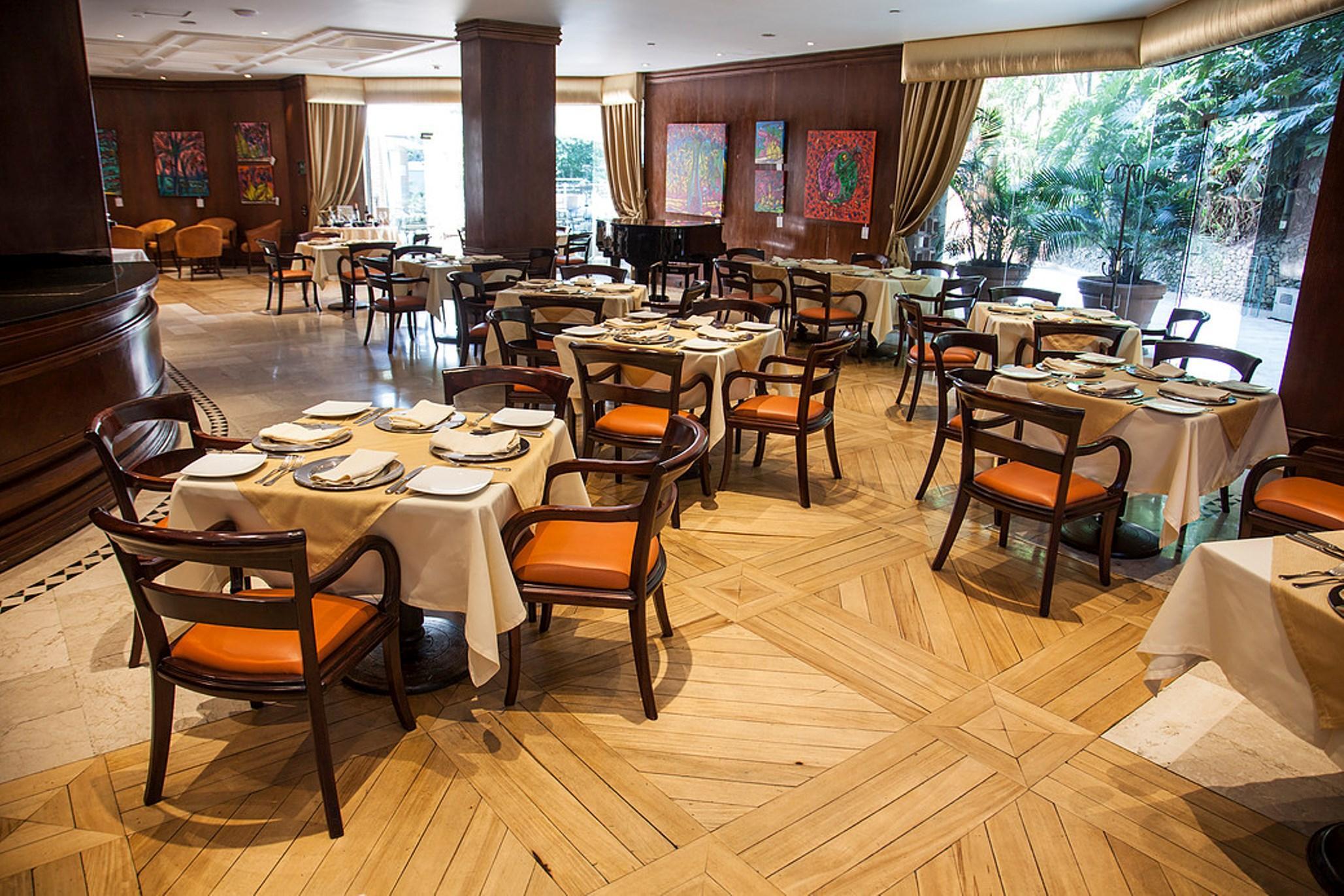 Hotel Dann Carlton Belfort Medellín Eksteriør billede The restaurant