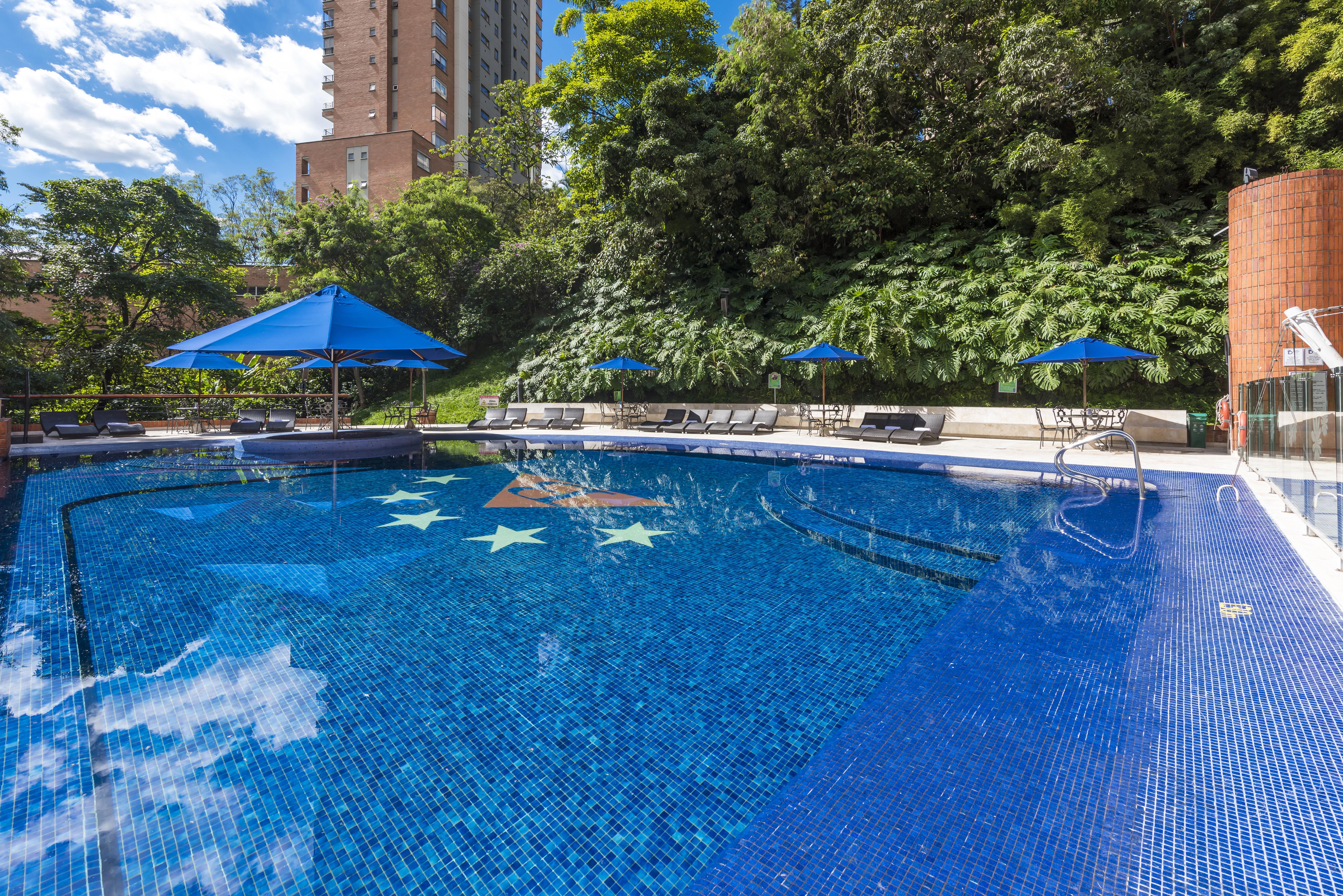 Hotel Dann Carlton Belfort Medellín Eksteriør billede Swimming pool