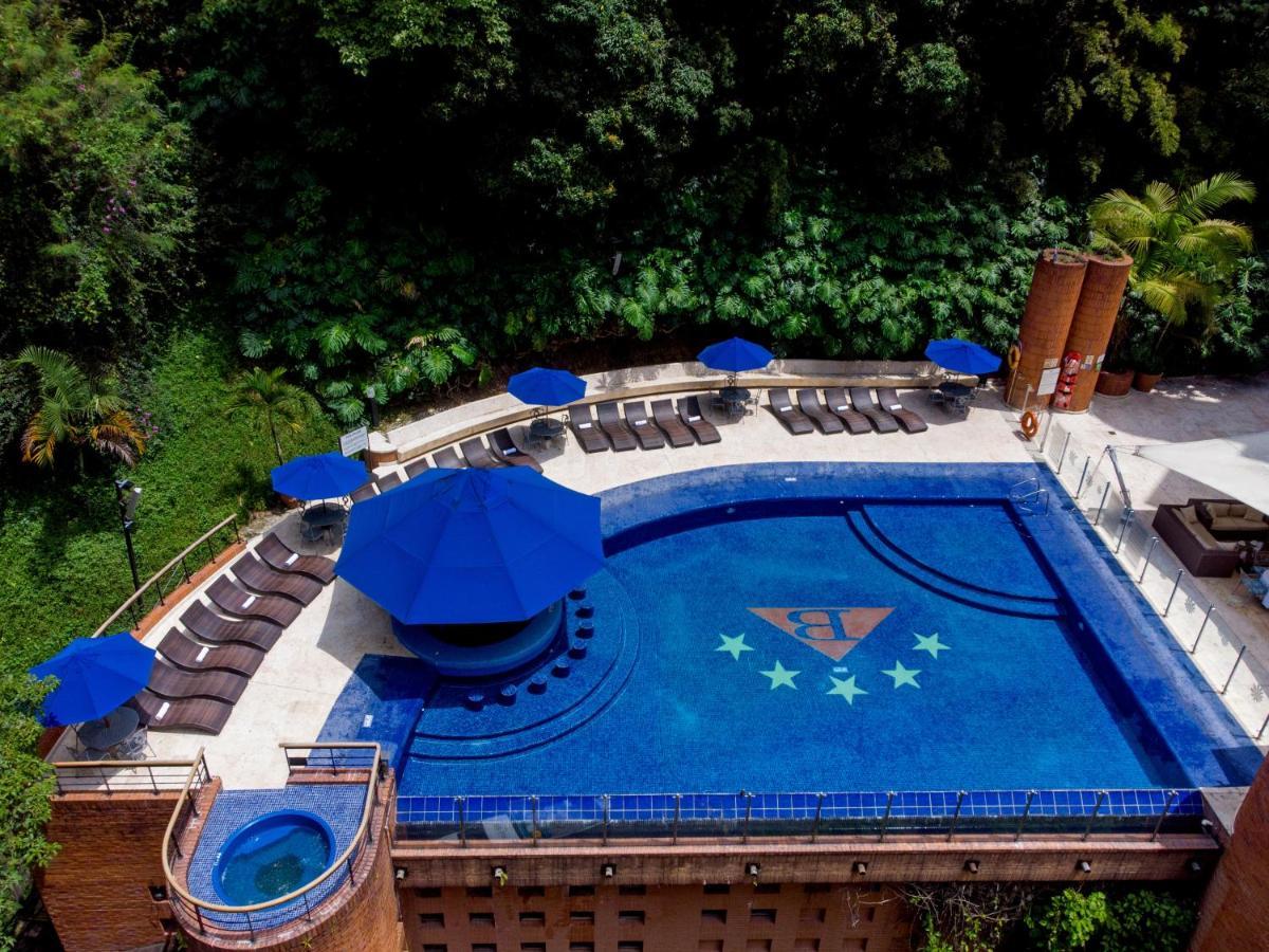 Hotel Dann Carlton Belfort Medellín Eksteriør billede The swimming pool at the hotel