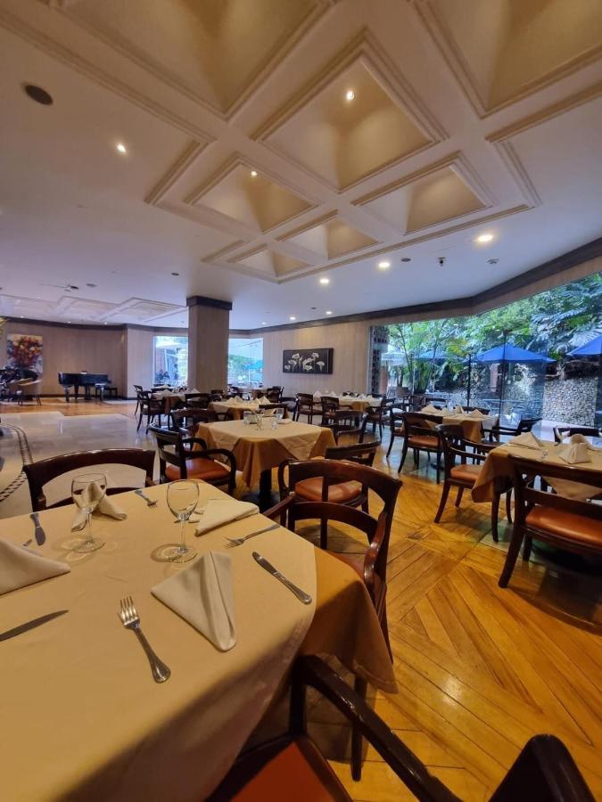 Hotel Dann Carlton Belfort Medellín Eksteriør billede The restaurant