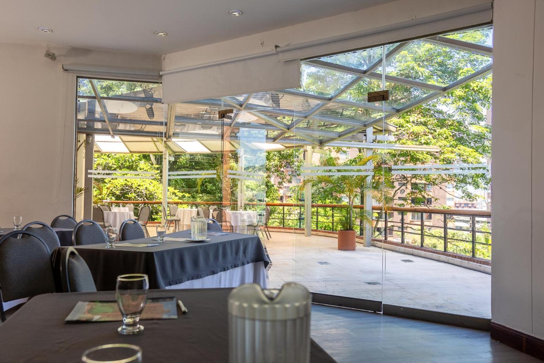 Hotel Dann Carlton Belfort Medellín Eksteriør billede The restaurant