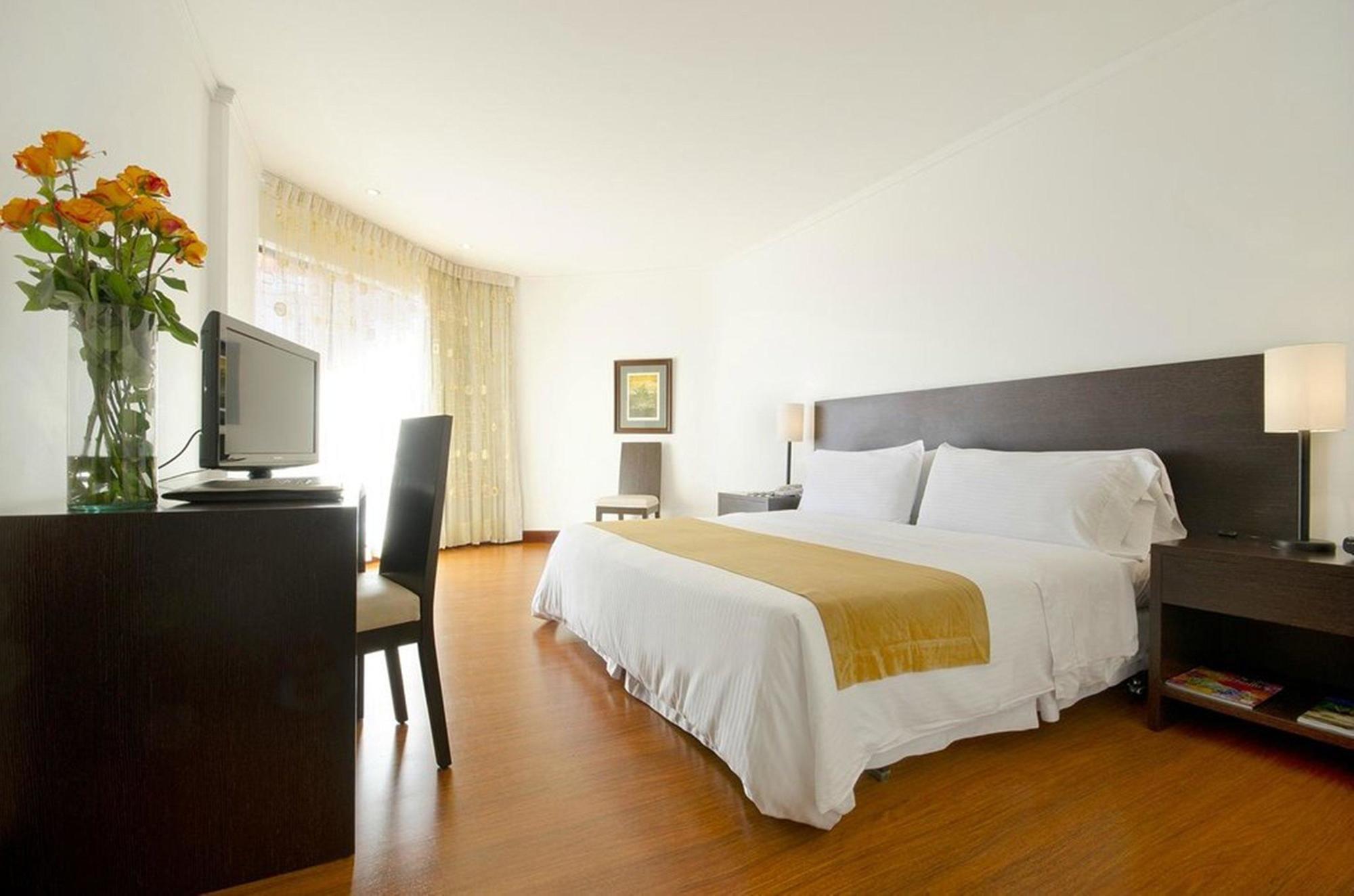 Hotel Dann Carlton Belfort Medellín Eksteriør billede A room at the hotel
